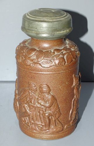 -ANCIEN POT A TABAC GRES de BEAUVAISIS PERSONNAGES en APPLIQUE FUMEUR VITRINE D