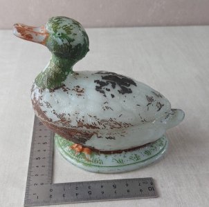 Antique pot / candy jar, duck shape, in opaline, Vallerysthal