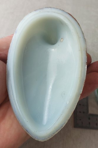 Ancien pot / bonbonnière, forme canard, en opaline, Vallerysthal