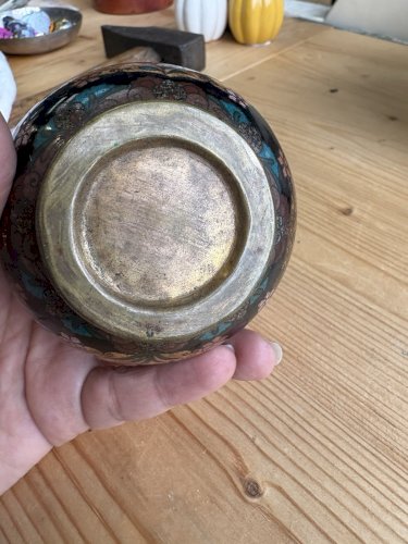 Ancien pot cloisonné chinois émaillé, décor floral, couvercle ajouré, vers 1930