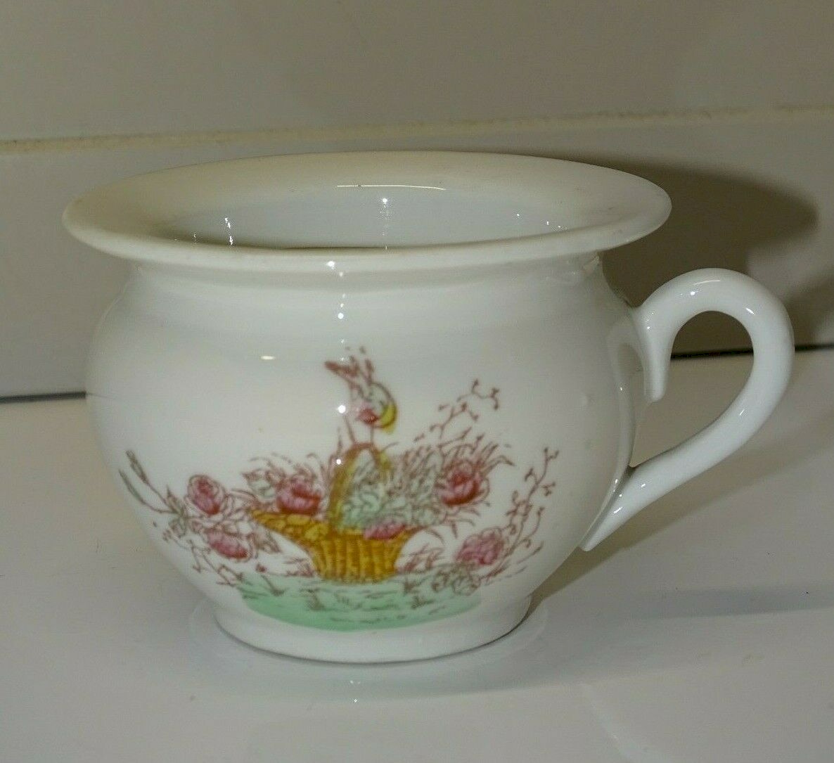ANCIEN POT DE chambre ou d'aisance en faïence blanche de Saint Amand