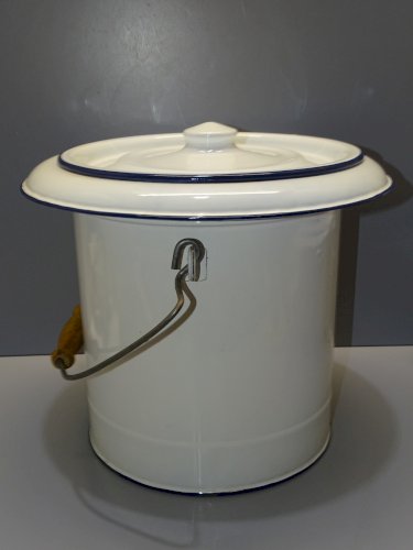 - ANCIEN POT de CHAMBRE Tôle émaillée BLANC Bord bleu PETITES USURES déco   D
