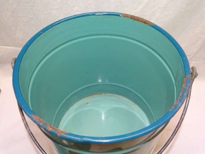 -ANCIEN POT DE CHAMBRE TOLE EMAILLEE de COULEUR VERTE DECO CHAMBRE COLLECTION D