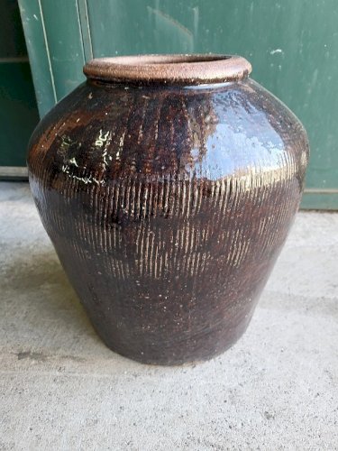 ANCIEN POT DE FLEURS EN TERRE VERNISSEE