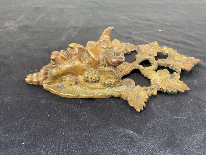 ANCIEN PYROGÈNE EN BRONZE MURAL TETES DE DIABLE