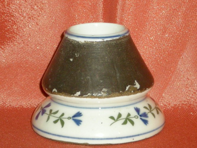 ANCIEN PYROGENE EN PORCELAINE DURE BAYEUX DECOR AUX BARBEAU BLEUETS**