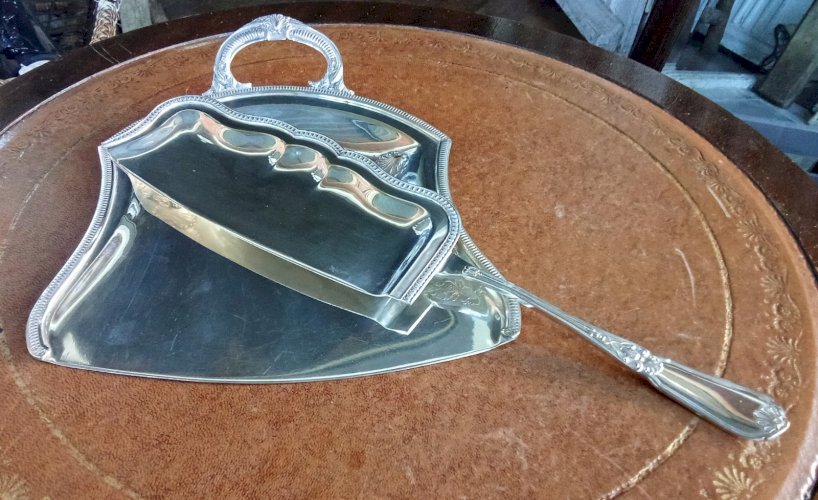 Ancien Ramasse Miette Métal Argenté Style Louis XV Orfèvre Roux Marquiand Lyon