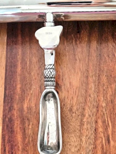 Ancien ramasse miettes métal argenté Silea