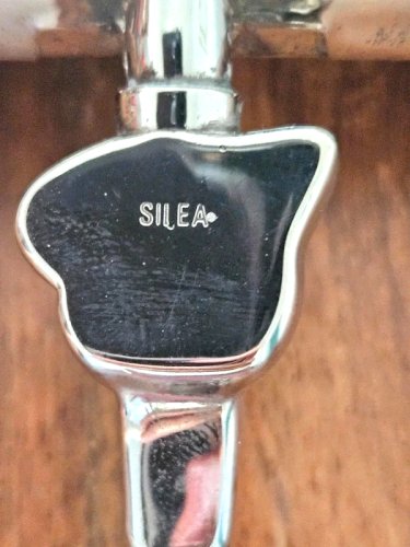 Ancien ramasse miettes métal argenté Silea