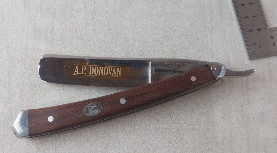 Ancien rasoir / coupe choux, A.P. Donovan ^