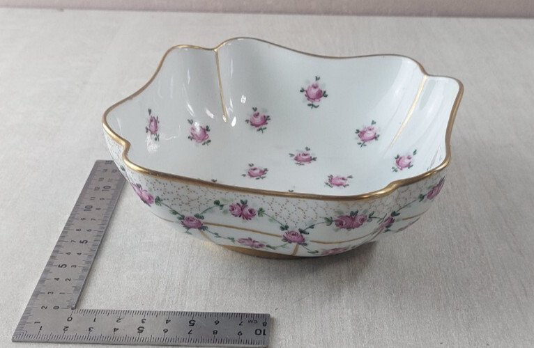 Ancien ravier / vide poche en porcelaine, décor roses, Czecho Slovakia 1930