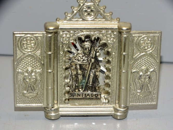 -ANCIEN RELIQUAIRE DE POCHE SANTIAGO en ZAMAC COLLECTION RELIGION   D