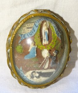 -ANCIEN RELIQUAIRE PLATRE GUERISON MIRACULEUSE JE SUIS L'IMMACULEE VERRE Bombé D