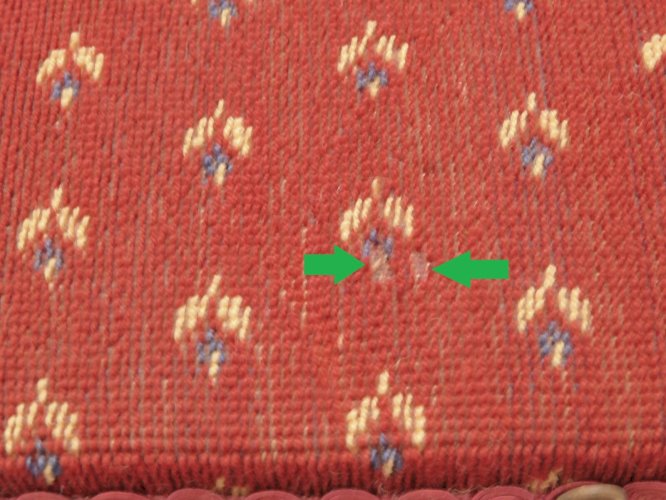 -ANCIEN REPOSE PIED CHAUFFANT TISSU VELOURS BOIS AVEC SON INTERIEUR DECO   D