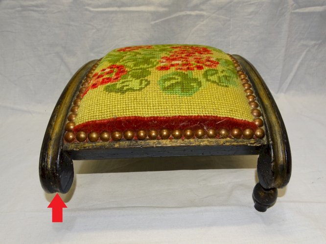 -ANCIEN REPOSE PIED NAPOLEON III NIII BELLE TAPISSERIE MANQUE UN BOUT de PIED  D