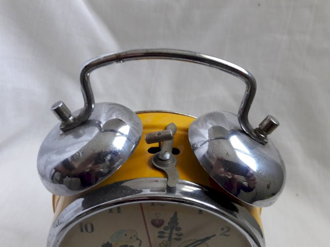 Ancien réveil mécanique