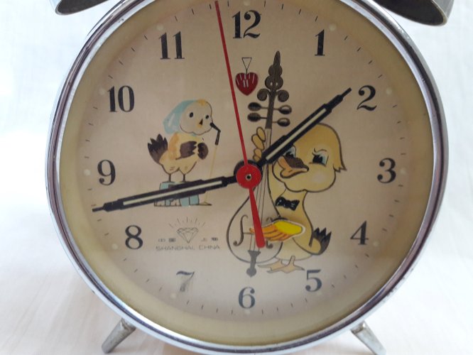 Ancien réveil mécanique