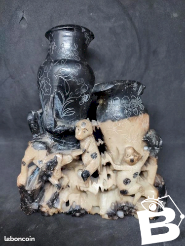 ancien rince pinceau en pierre de lard asiatique à decor floral et animalier en bon etat