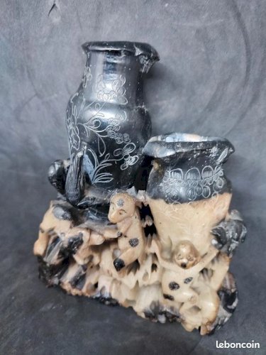 ancien rince pinceau en pierre de lard asiatique à decor floral et animalier en bon etat