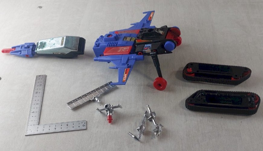 Ancien robot / transformer, Grandstand Convertor, Deltarian Fighter