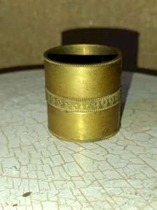 ancien rond de serviette à frise de fleur en bon etat