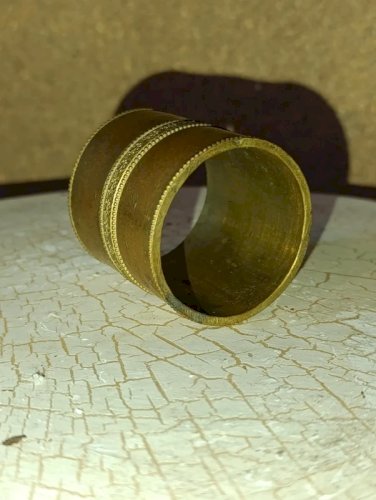 ancien rond de serviette à frise de fleur en bon etat