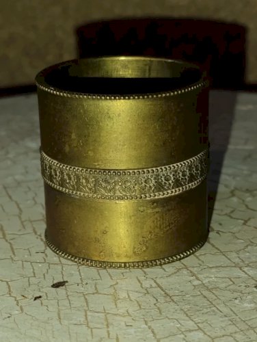 ancien rond de serviette à frise de fleur en bon etat