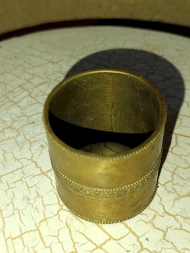 ancien rond de serviette à frise de fleur en bon etat