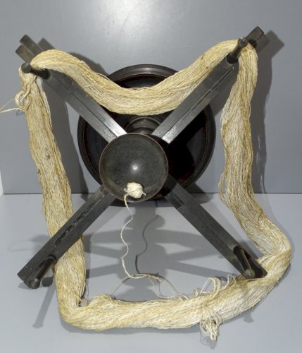 - ANCIEN ROUET DÉVIDOIR DÉROULEUR DE FIL ÉCHEVEAUDOIR COLLECTION DECO VITRINE D
