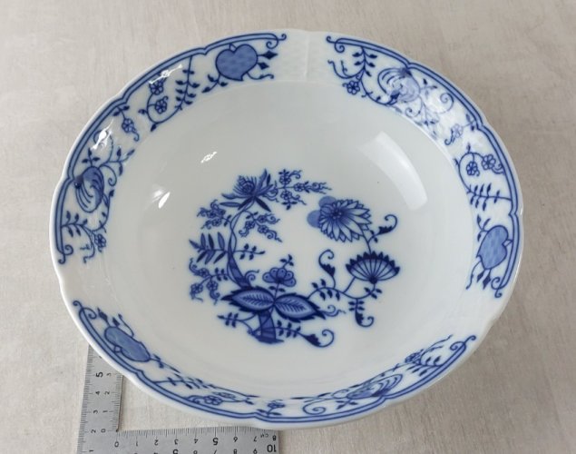 Ancien saladier, décor Blue Onion / porcelaine Tchécoslovaquie / Czech