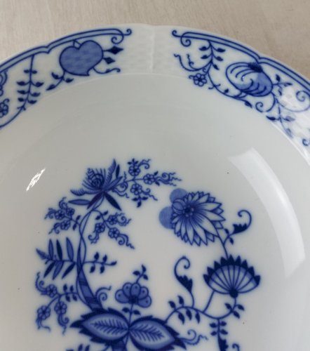 Ancien saladier, décor Blue Onion / porcelaine Tchécoslovaquie / Czech