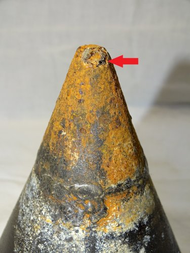 -ANCIEN SEAU A EAU BENITE BENITIER LAITON REPOUSSE avec son Intérieur RELIGION D