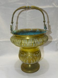 - ANCIENT BRASS HOLY WATER FONT XVIII century missing interior ATTIC JUICE D