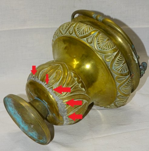 -ANCIEN SEAU A EAU BENITE EN LAITON XVIIIe  manque interieur JUS de grenier    D