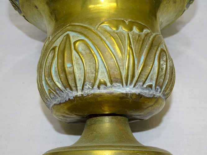 -ANCIEN SEAU A EAU BENITE EN LAITON XVIIIe  manque interieur JUS de grenier    D
