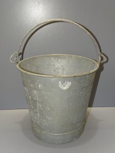 -ANCIEN SEAU en METAL Zingué SEAU de PUIT ou AUTRE DECO COLLECTION     D