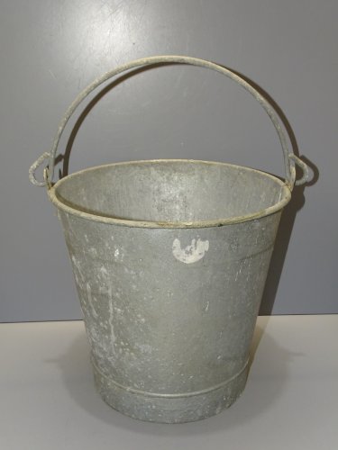 -ANCIEN SEAU en METAL Zingué SEAU de PUIT ou AUTRE DECO COLLECTION     D