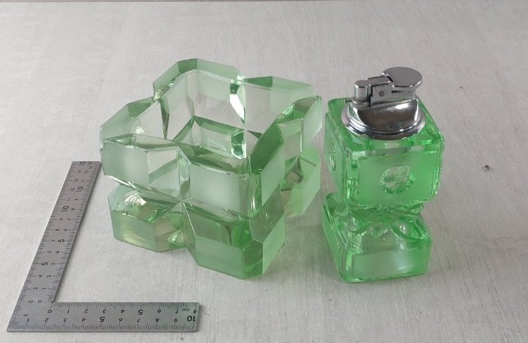 Ancien service à fumeur, briquet + cendrier, en verre, forme cube, vintage