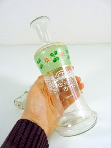 Ancien service porto à carafe & cinq verres en verre peint décor fleurs & perles
