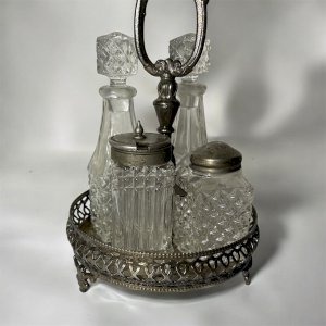 Old serving set in cut glass and silver-plated metal – Oil and vinegar cruet, mustard pot and salt shaker – Tableware