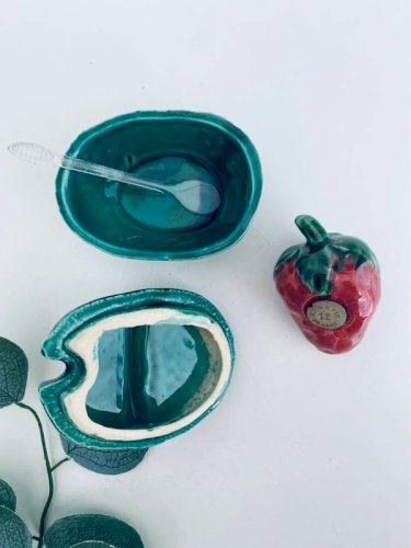 Ancien Set Moutardier Panier et Salière Fraise en Barbotine Vintage Années 50