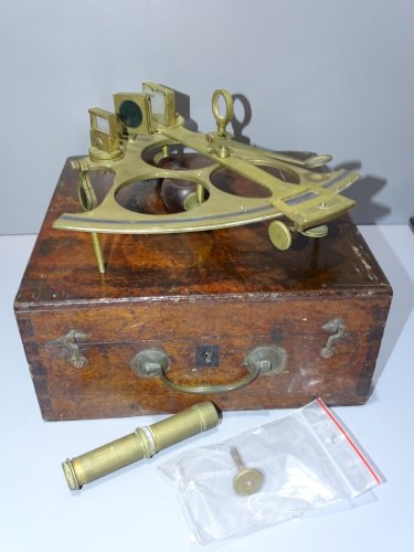 -ANCIEN SEXTANT BOITE ACAJOU ETIQUETTE I BIANCHETTI OPTICIEN COLLECTION   D