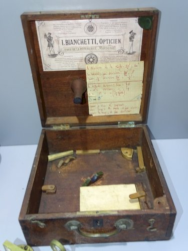 -ANCIEN SEXTANT BOITE ACAJOU ETIQUETTE I BIANCHETTI OPTICIEN COLLECTION   D