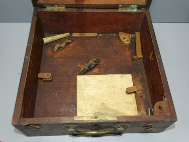 -ANCIEN SEXTANT BOITE ACAJOU ETIQUETTE I BIANCHETTI OPTICIEN COLLECTION   D