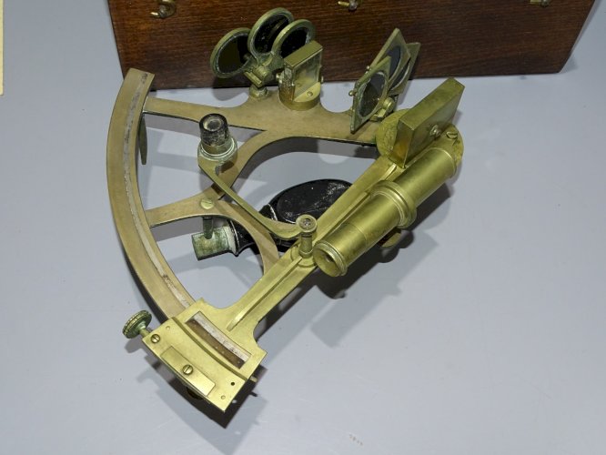 -ANCIEN SEXTANT Gravé Chardet ? BOITE POSTERIEURE COLLECTION OBJET MARINE  D
