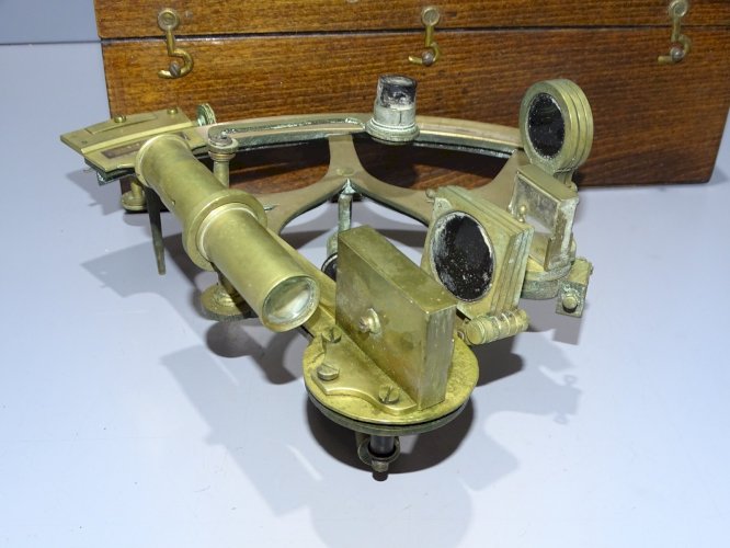 -ANCIEN SEXTANT Gravé Chardet ? BOITE POSTERIEURE COLLECTION OBJET MARINE  D