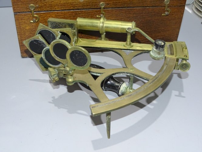 -ANCIEN SEXTANT Gravé Chardet ? BOITE POSTERIEURE COLLECTION OBJET MARINE  D