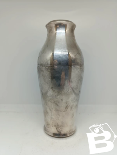 ancien Shaker  métal argenté de style Art déco français par lorfèvre Saint Médard ? en etat correct