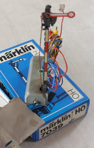 Ancien signal principal, Märklin, 7039, en HO