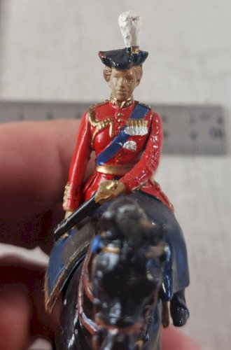 Ancien soldat en métal, Reine Elizabeth à cheval, Britains